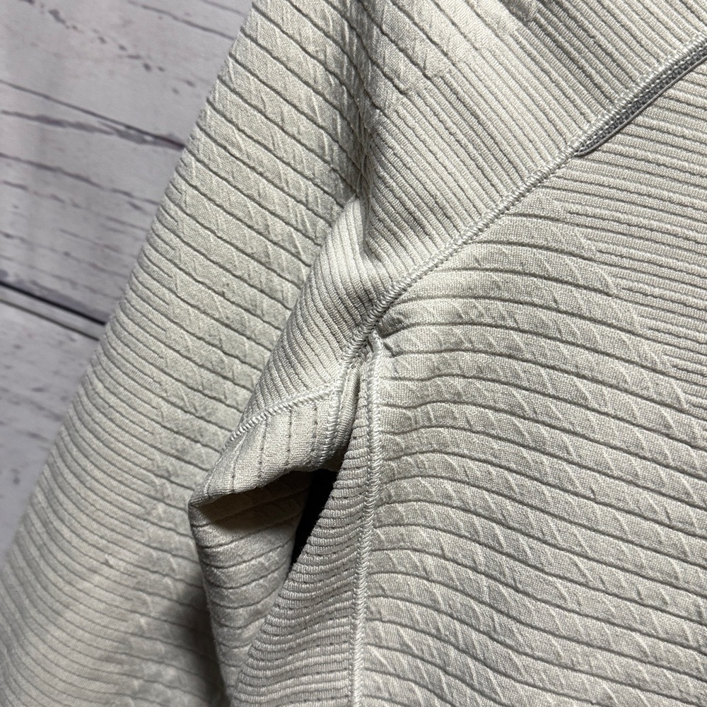 Lululemon pullover - Picture 5 of 10